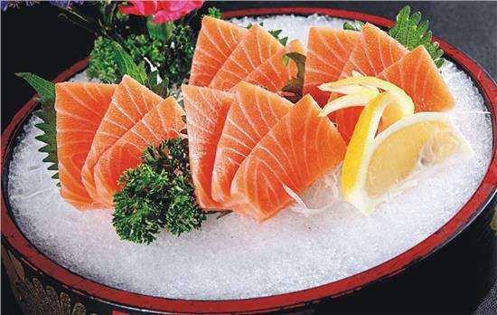 日本人对三文鱼热情骤减？寿司和刺身都需要液氮速冻！