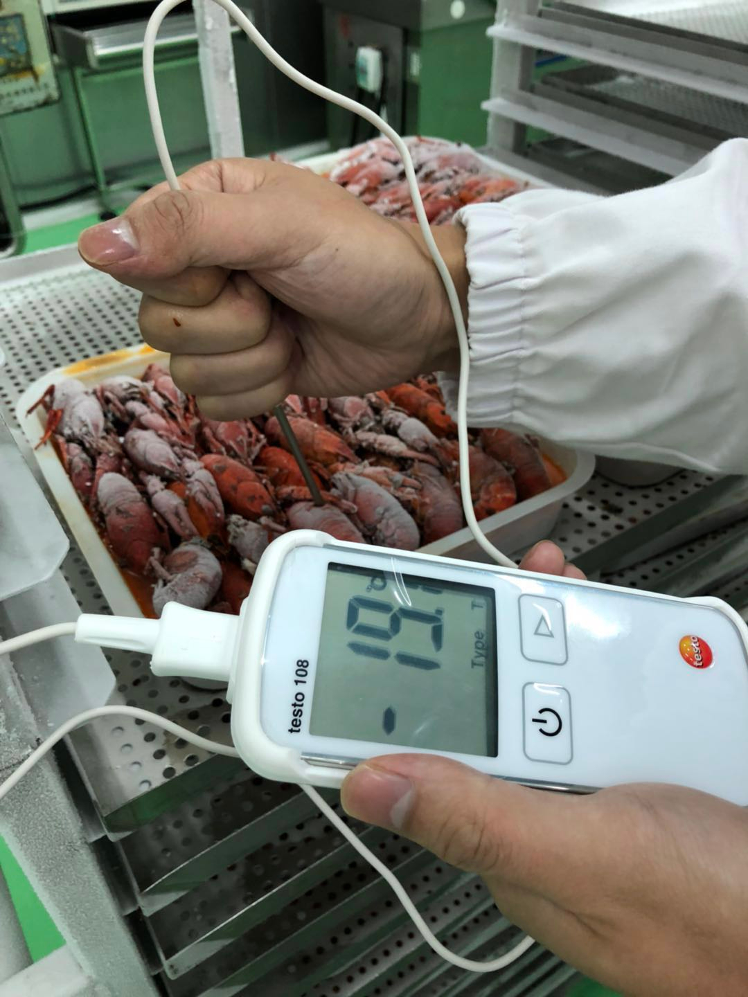 液氮速冻机让大家一年四季都能吃上新鲜的小龙虾
